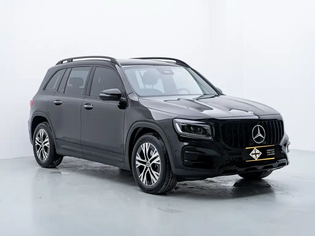 Mercedes-Benz GLB — фото 1