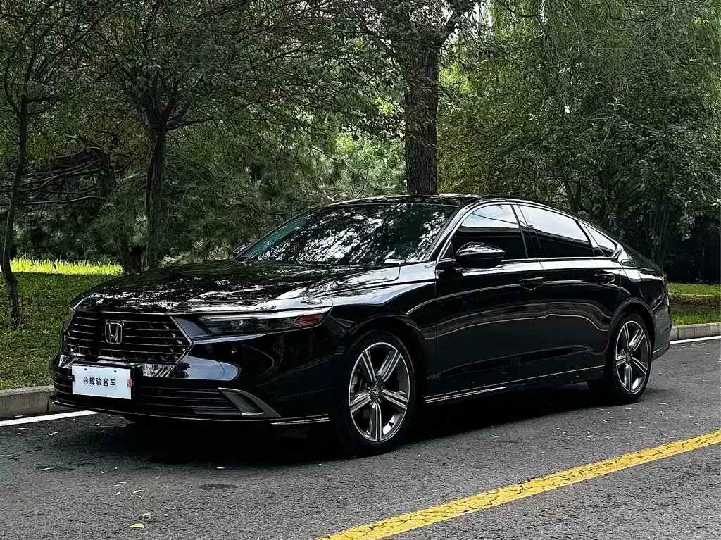 Honda Accord — фото 1