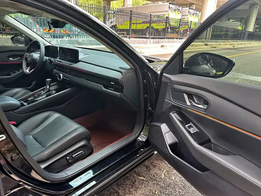 Honda Accord — фото 9