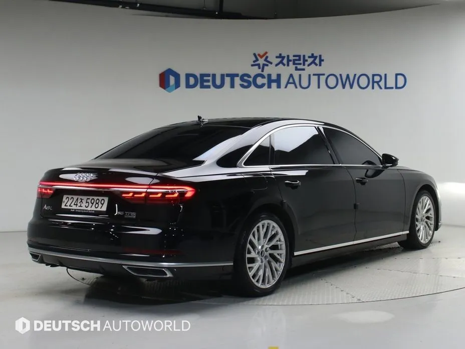 Audi A8 — фото 4