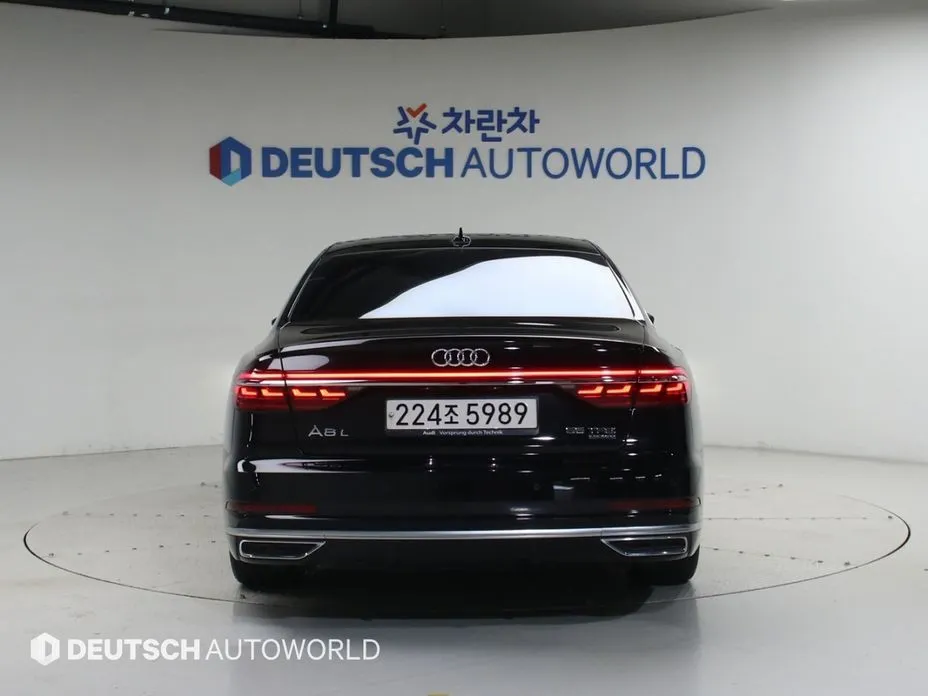 Audi A8 — фото 2