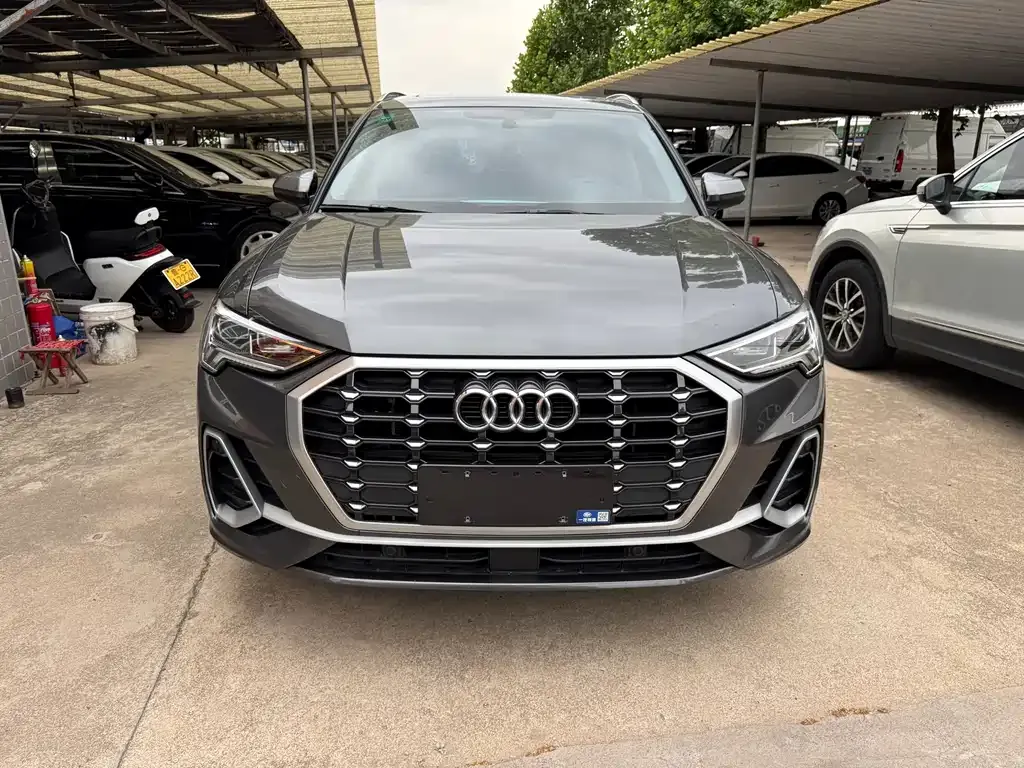 Audi Q3 — фото 1