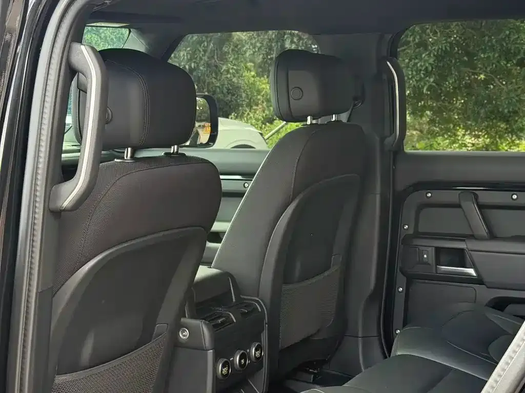 Land Rover Defender — фото 6