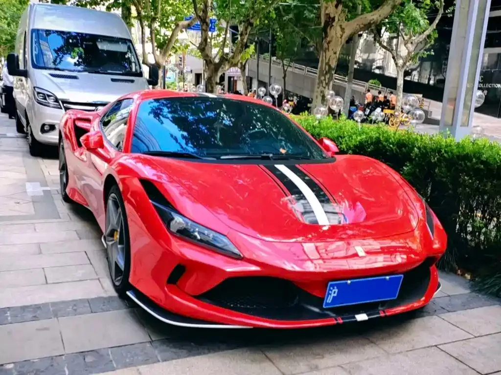 Ferrari F8 — фото 1