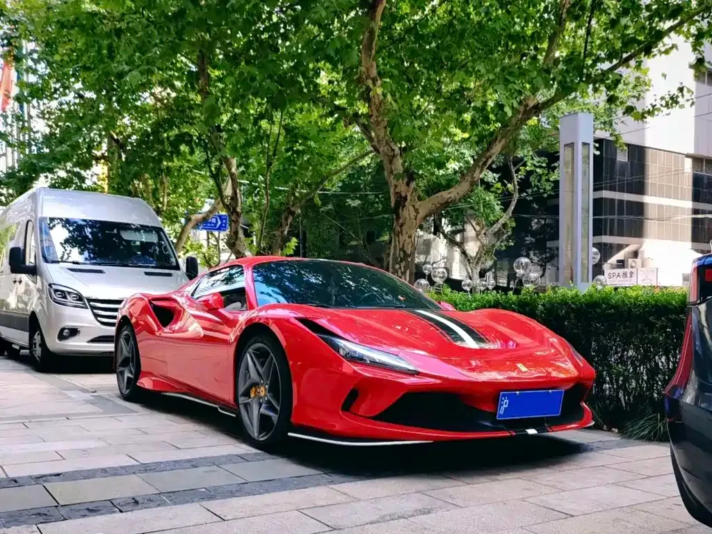 Ferrari F8 — фото 10