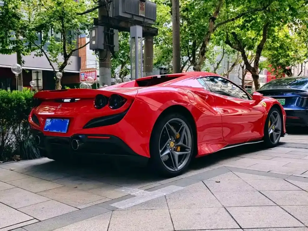 Ferrari F8 — фото 9