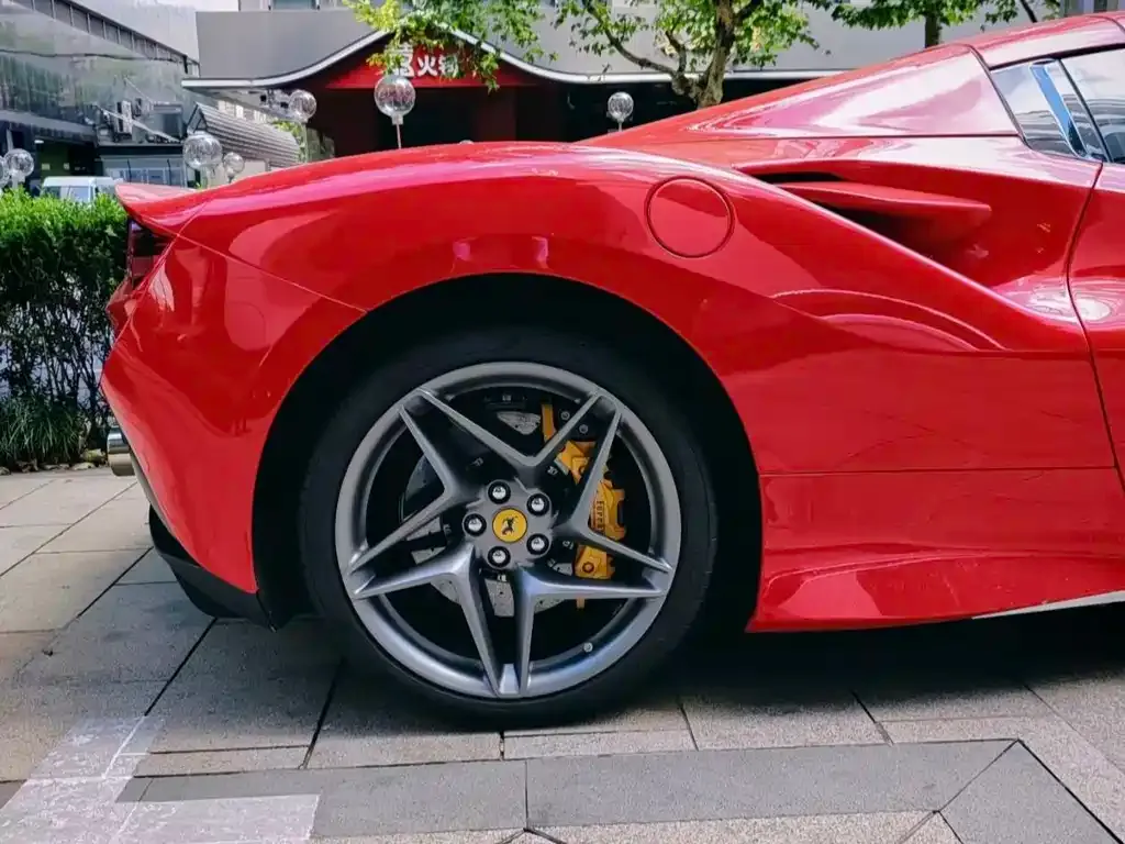 Ferrari F8 — фото 5