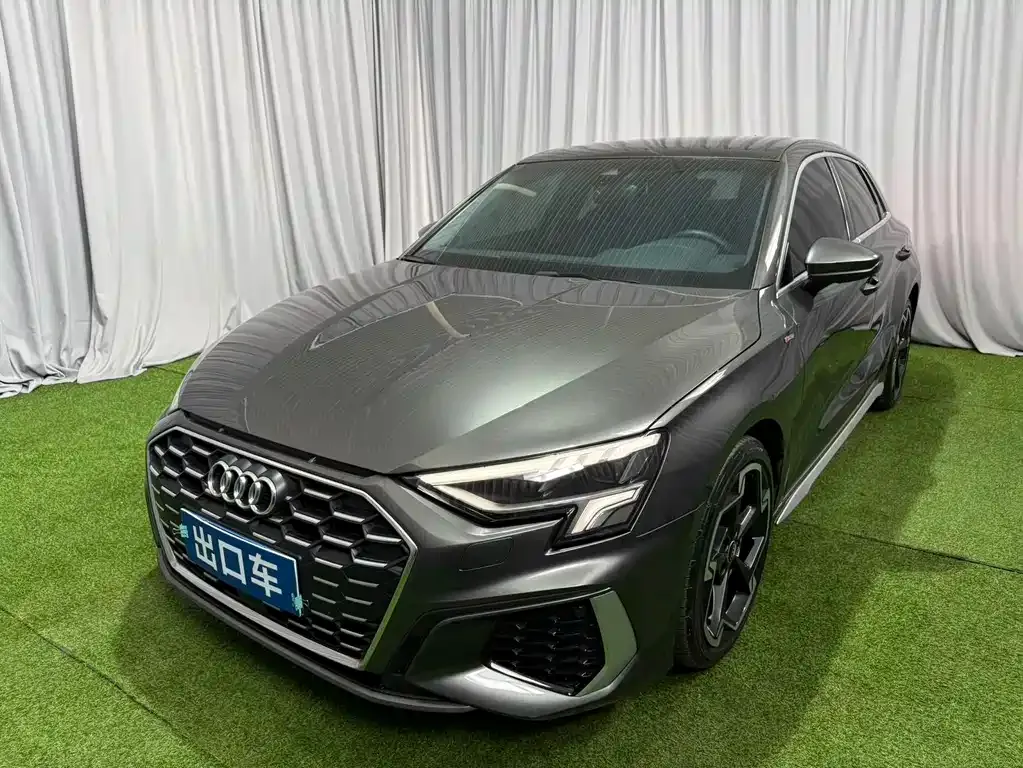 Audi A3 — фото 1
