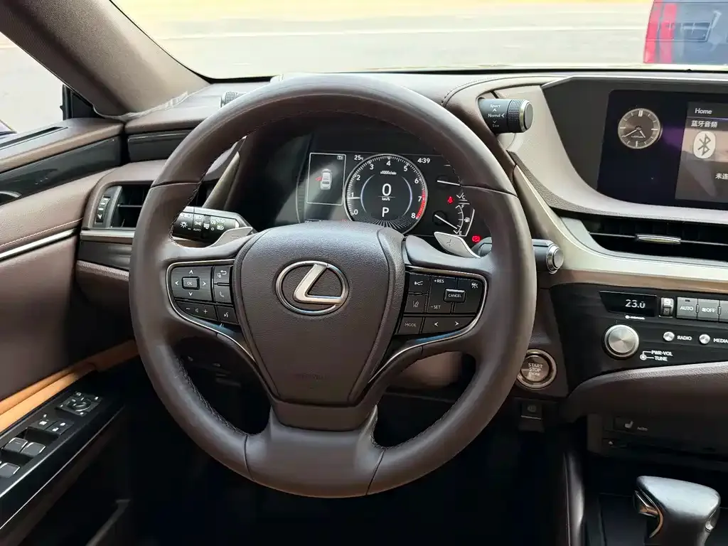 Lexus ES — фото 3