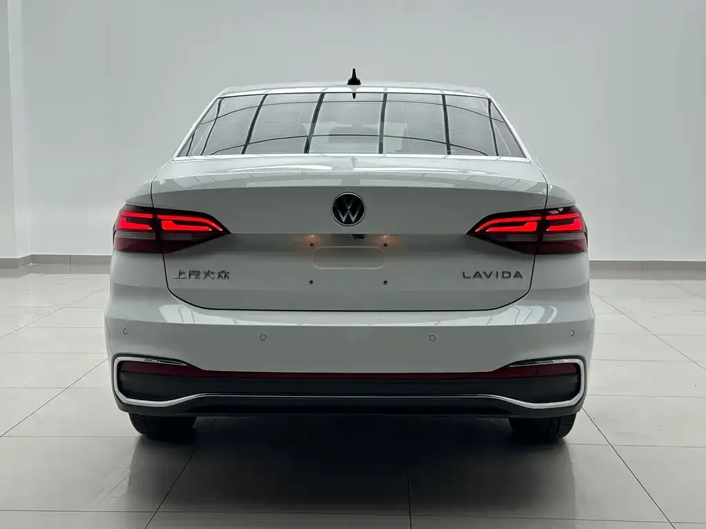 Volkswagen Lavida — фото 2