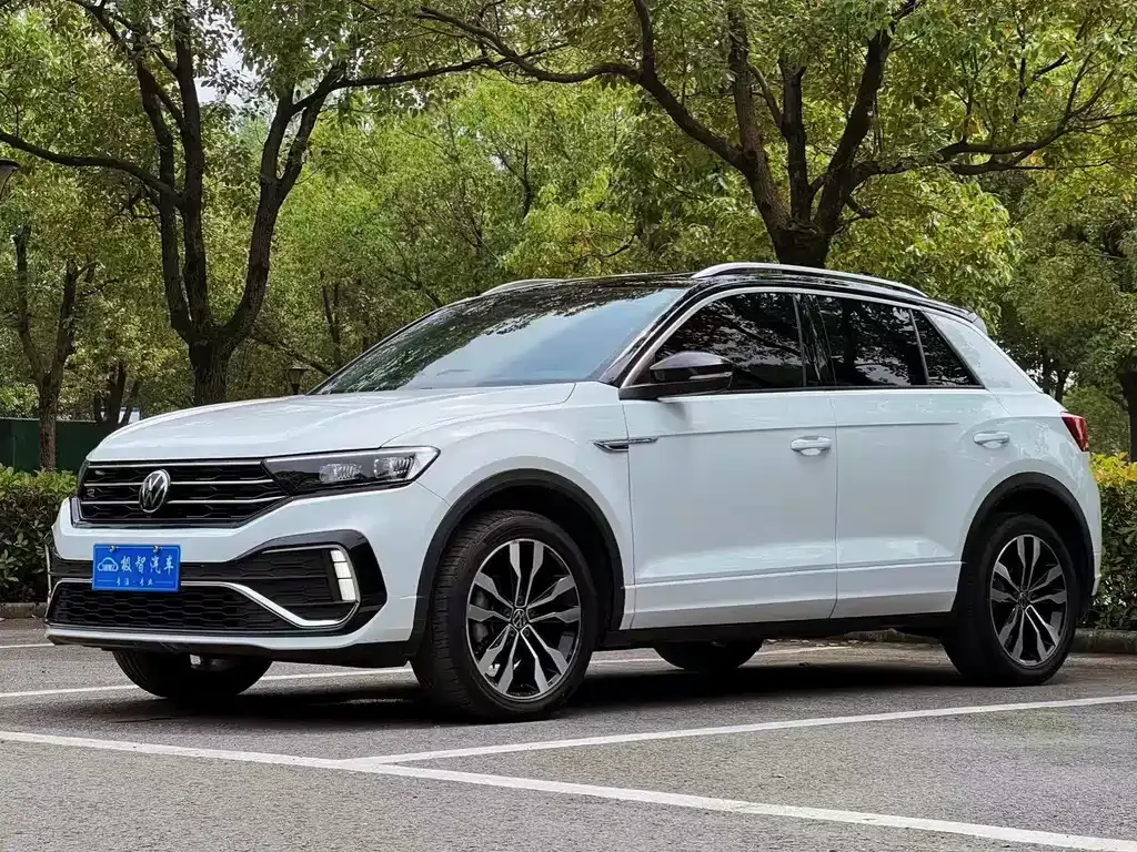 Volkswagen T-Roc — фото 1