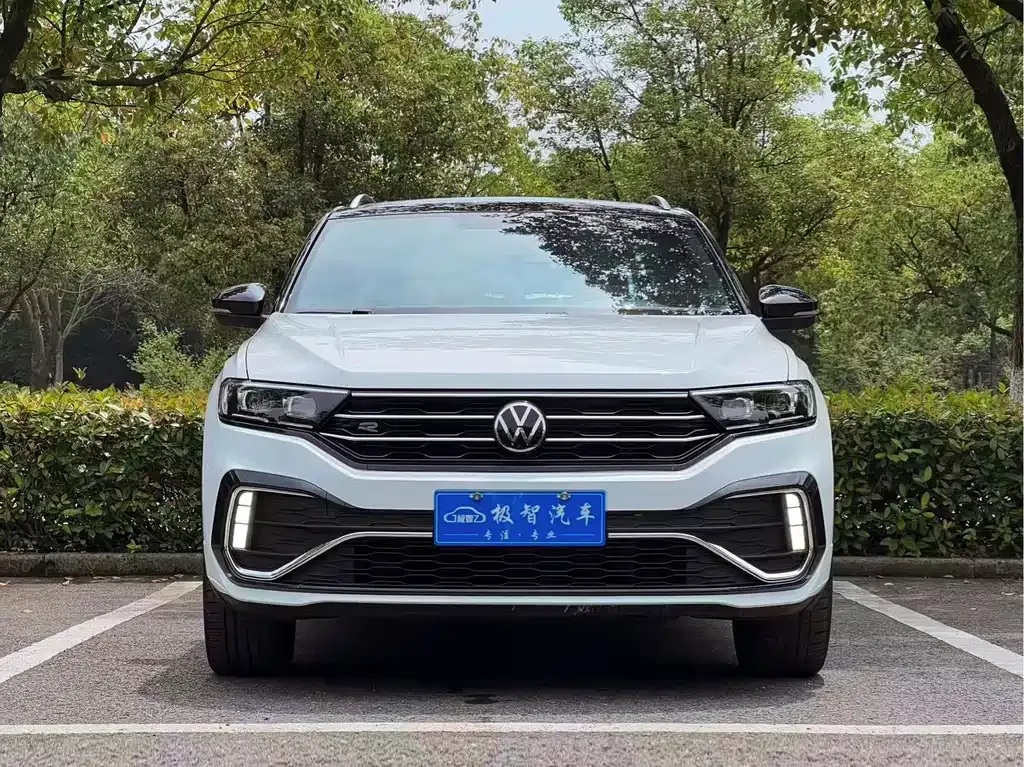 Volkswagen T-Roc — фото 9