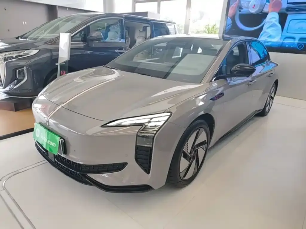 Hongqi EH7