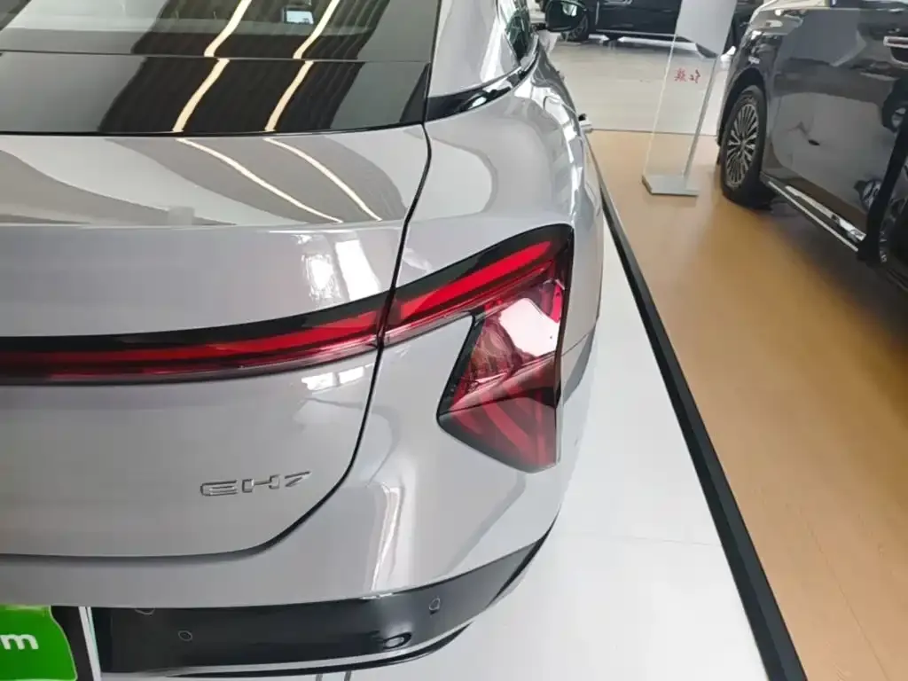 Hongqi EH7 2025 из CN, фото 2