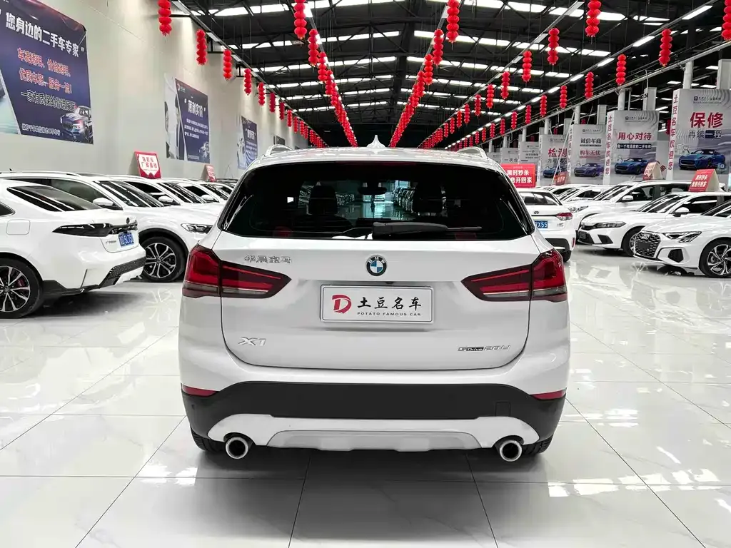 BMW X1 — фото 10