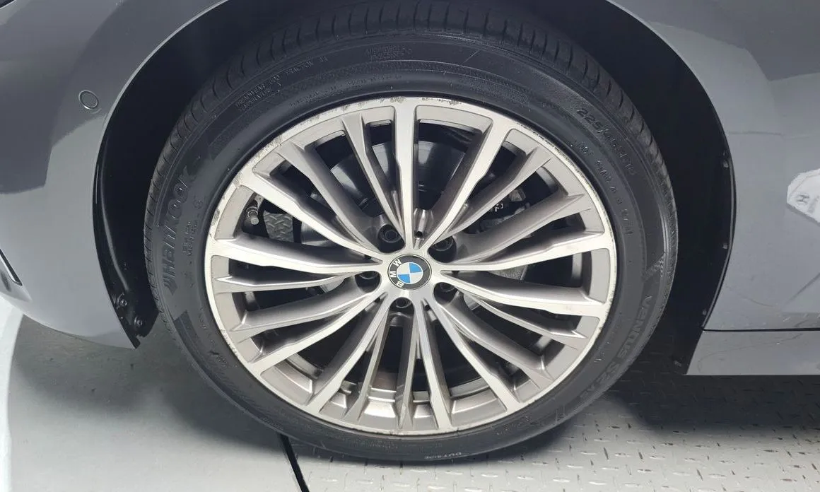 BMW 3-Series 2021 из KR, фото 10