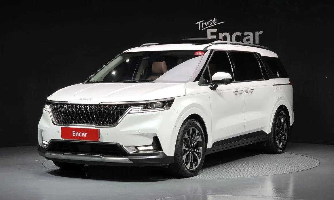 Kia Carnival — фото 1