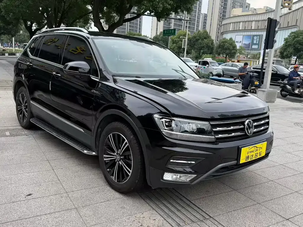 Volkswagen Tiguan L — фото 5