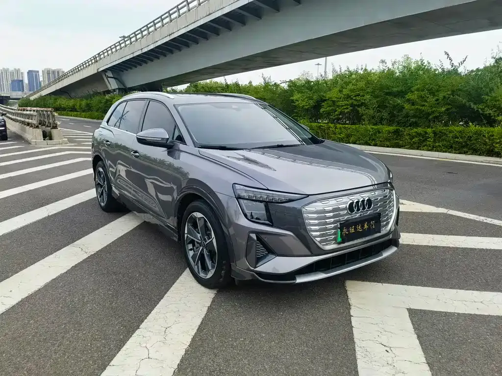 Audi Q5 e-tron — фото 8