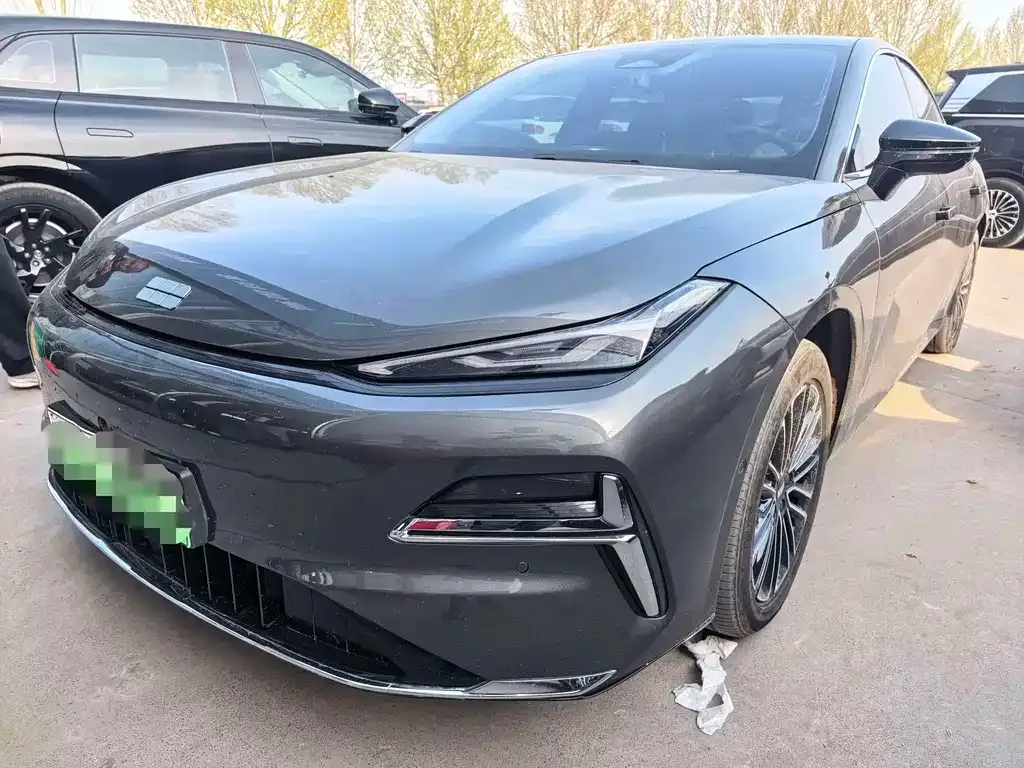 Geely Galaxy Xingyao 8