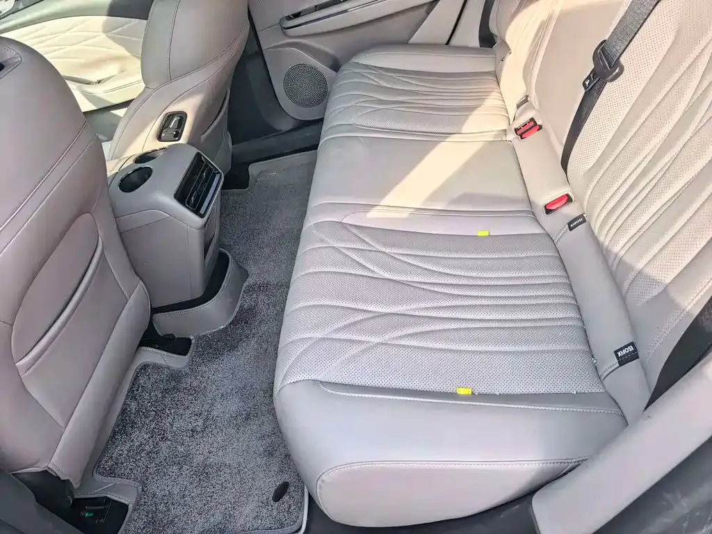 Geely Galaxy Xingyao 8 2025 из CN, фото 9