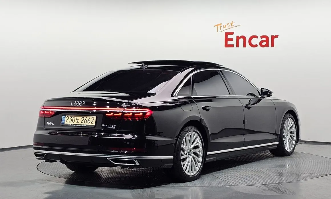 Audi A8 — фото 8