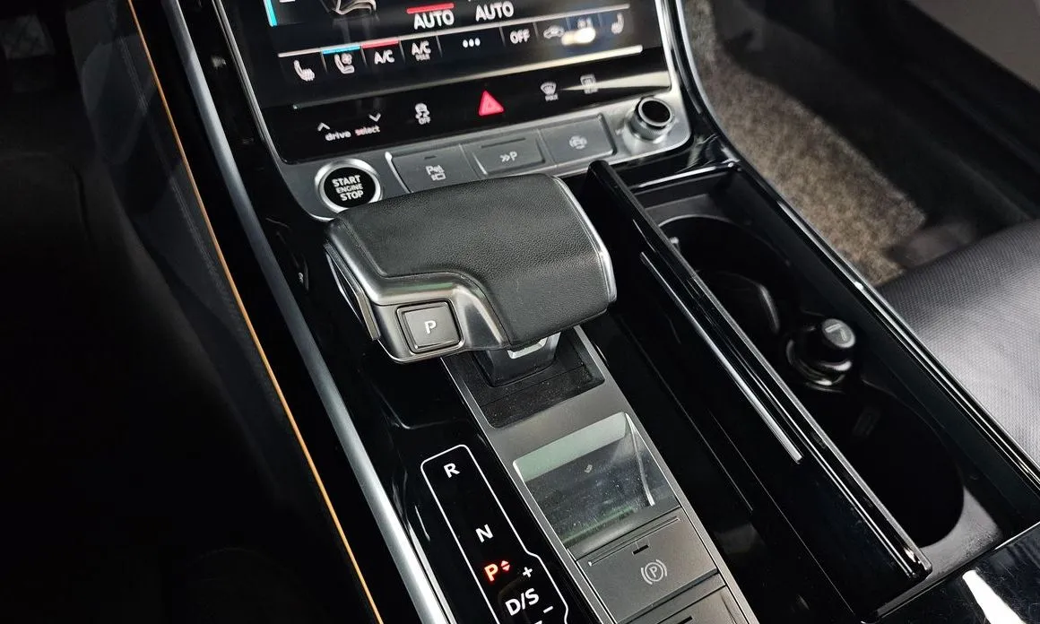 Audi A8 — фото 4