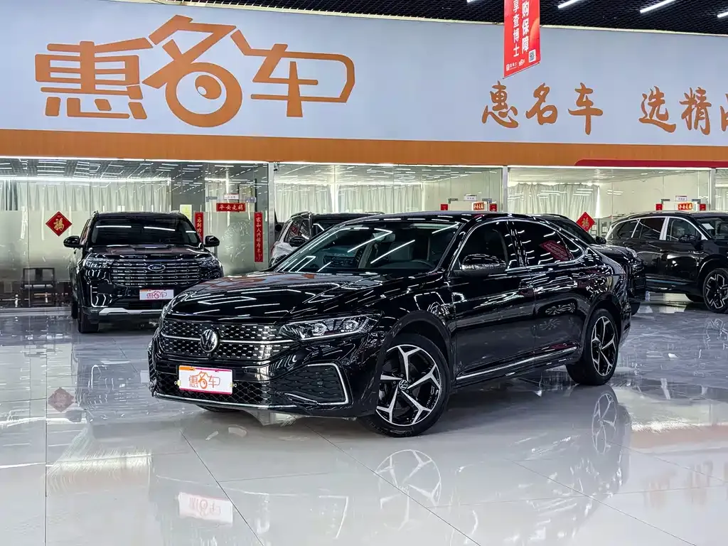 Volkswagen Passat — фото 1