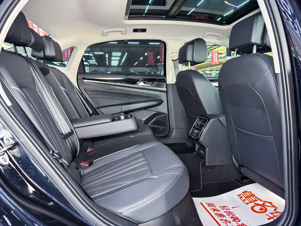 Volkswagen Passat — фото 3