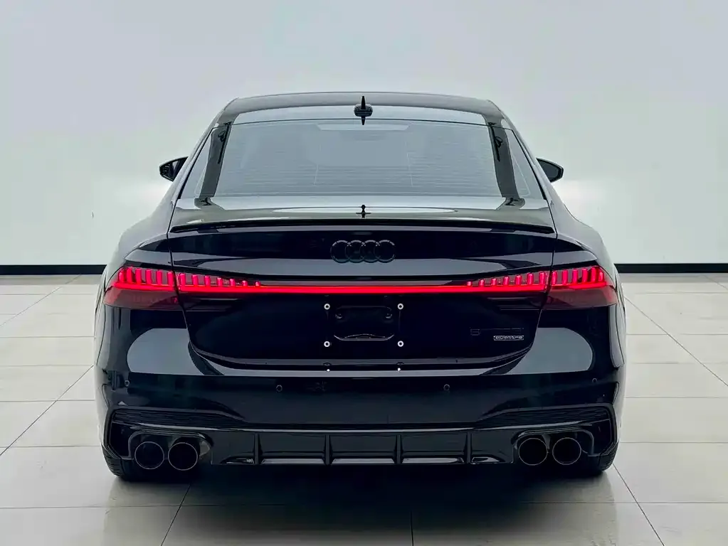 Audi A7L — фото 2
