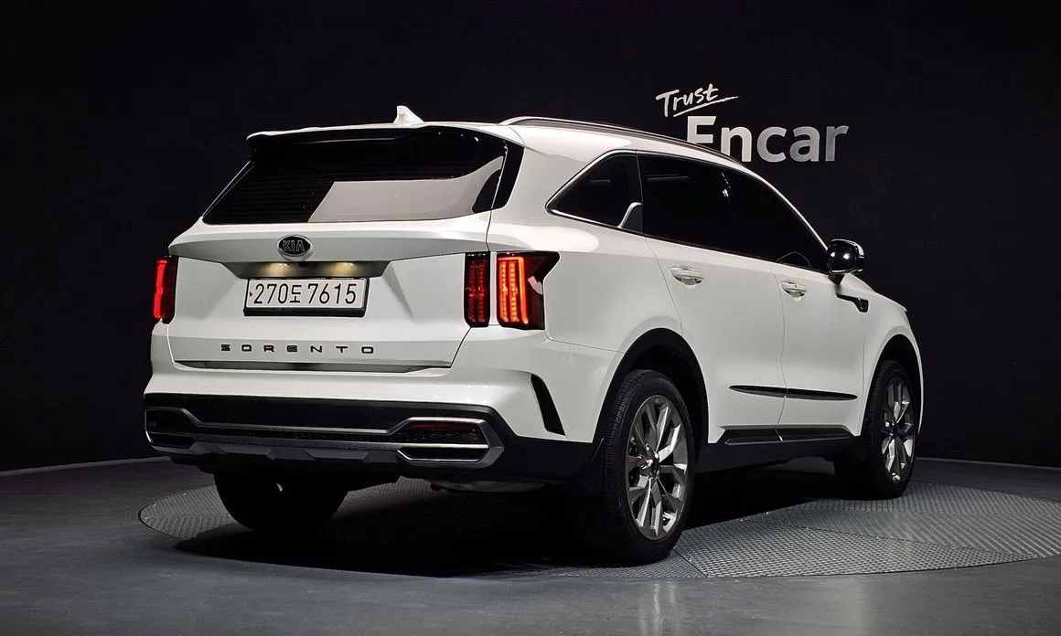 Kia Sorento — фото 8