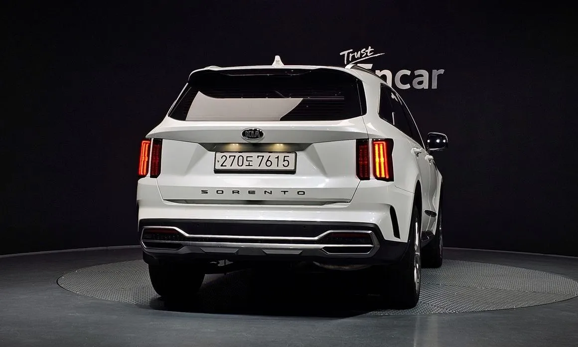 Kia Sorento — фото 9