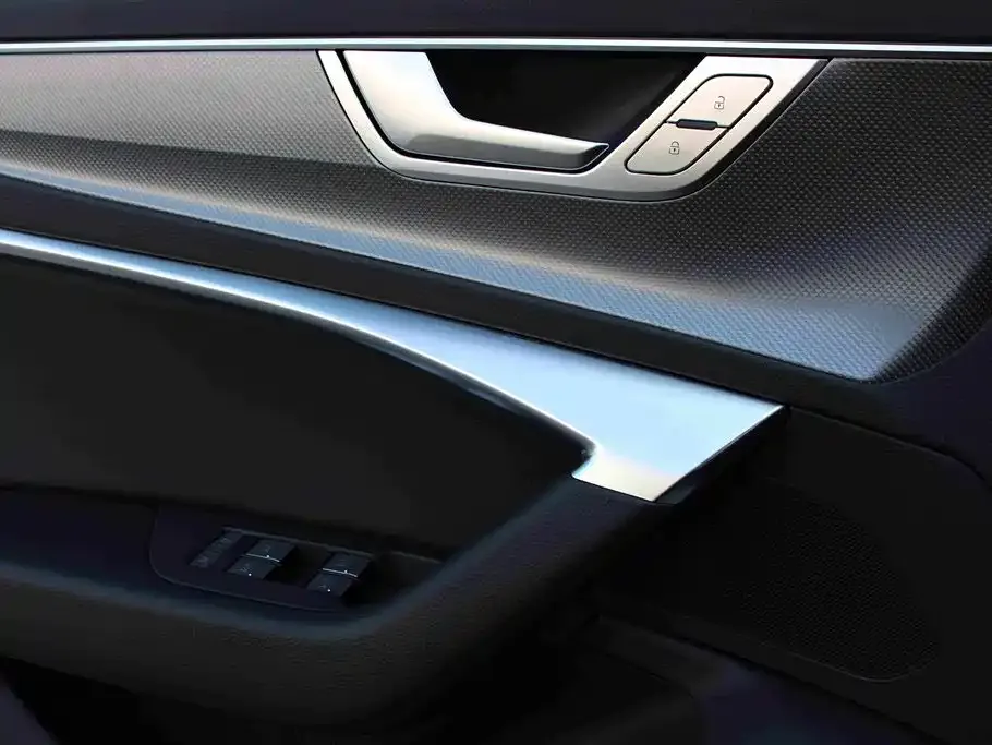 Audi A6L — фото 8