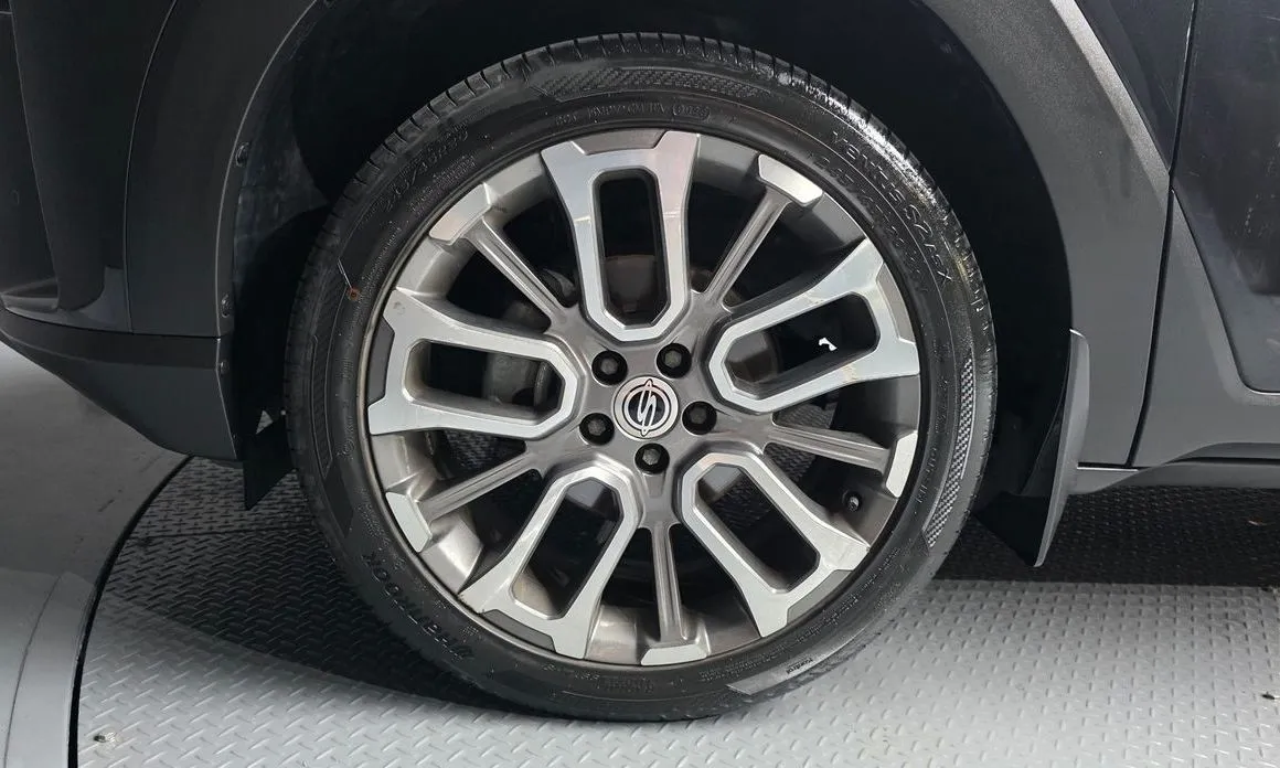KG Mobility (Ssangyong) Torres — фото 4