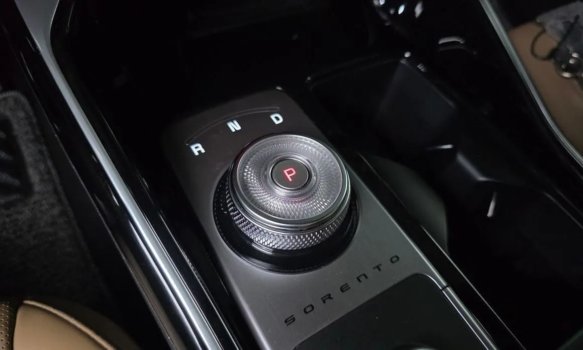 Kia Sorento — фото 9