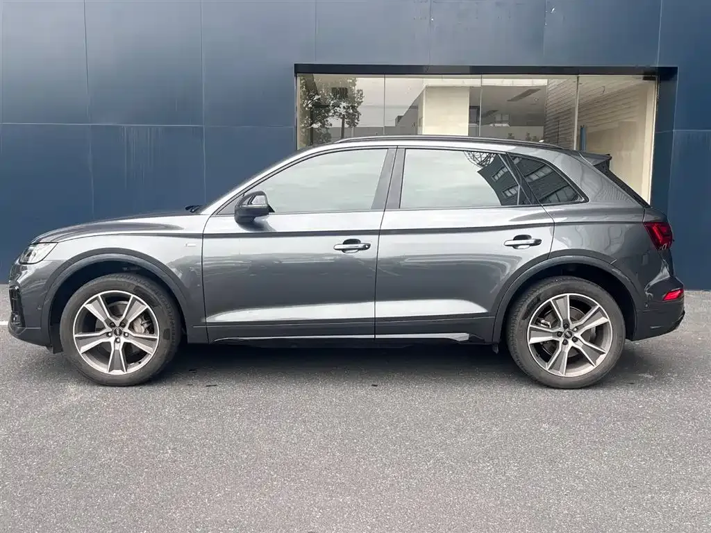 Audi Q5L — фото 4