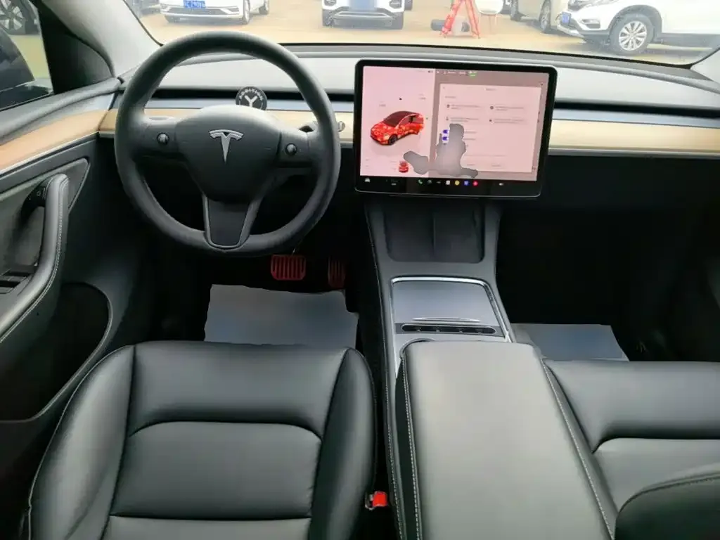 Tesla Model Y — фото 6