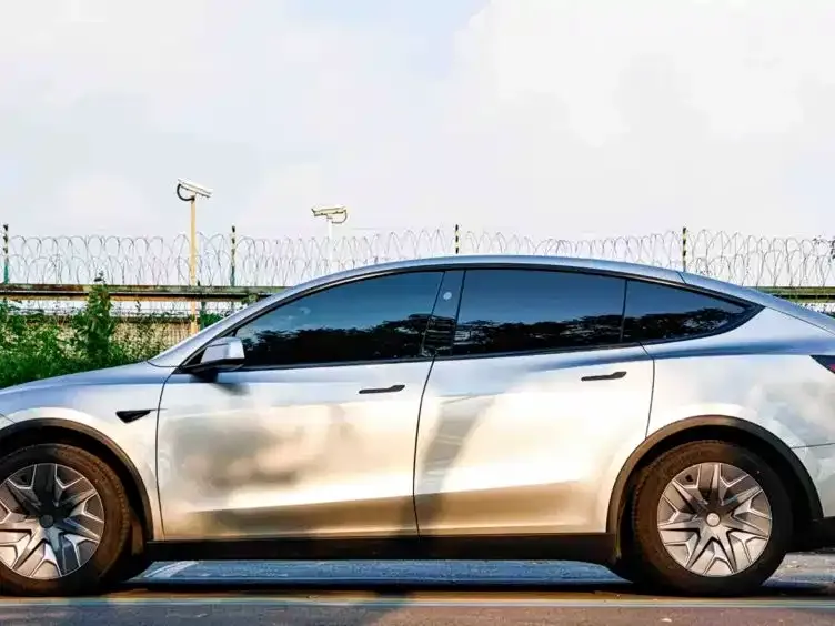 Tesla Model Y L — фото 2