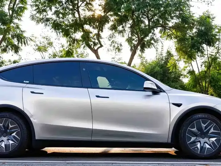 Tesla Model Y L — фото 5