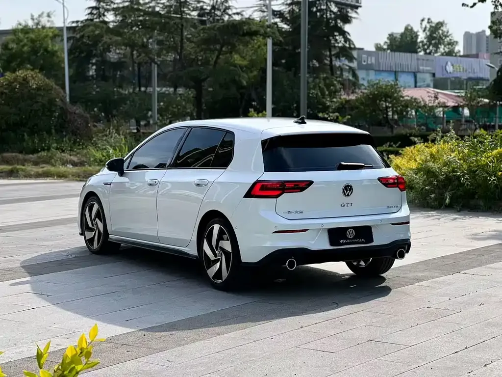 Volkswagen Golf GTI — фото 5
