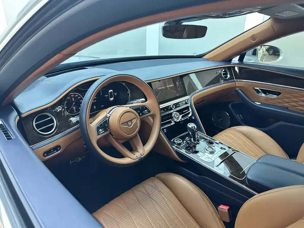 Bentley Flying Spur — фото 9