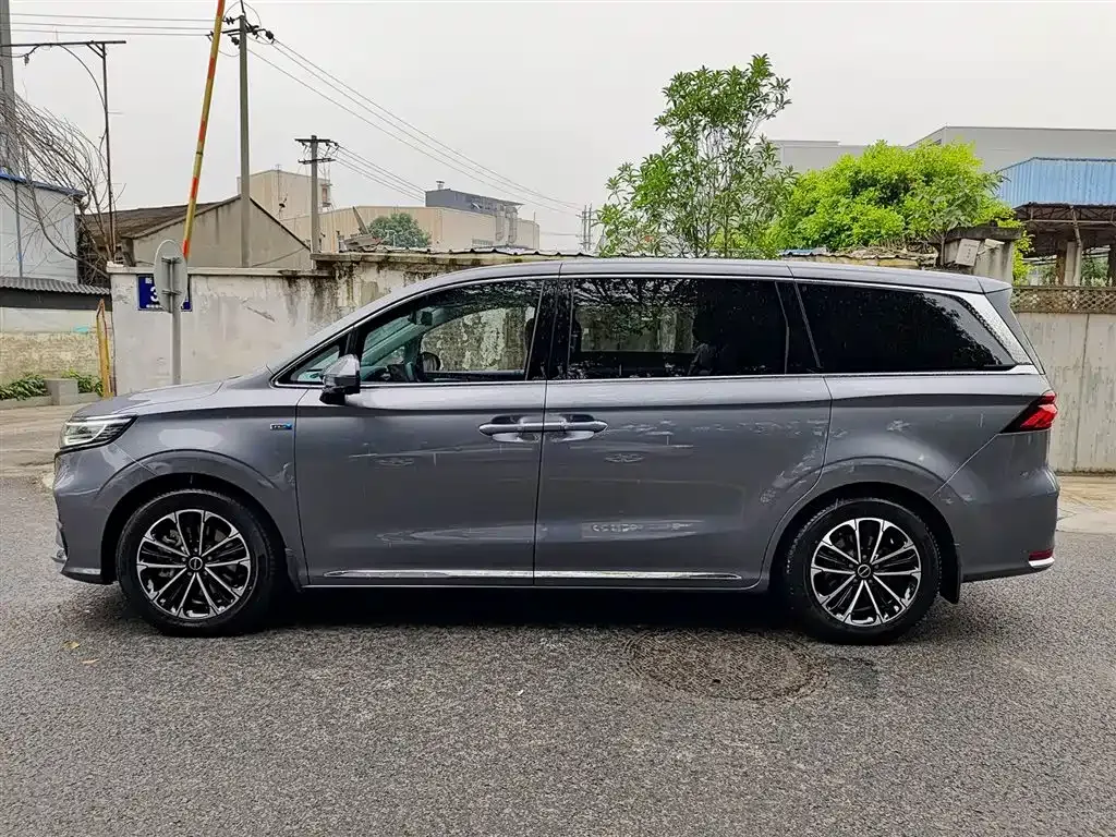 Roewe iMAX8 — фото 10