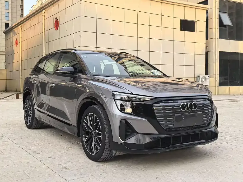 Audi Q5 e-tron — фото 3