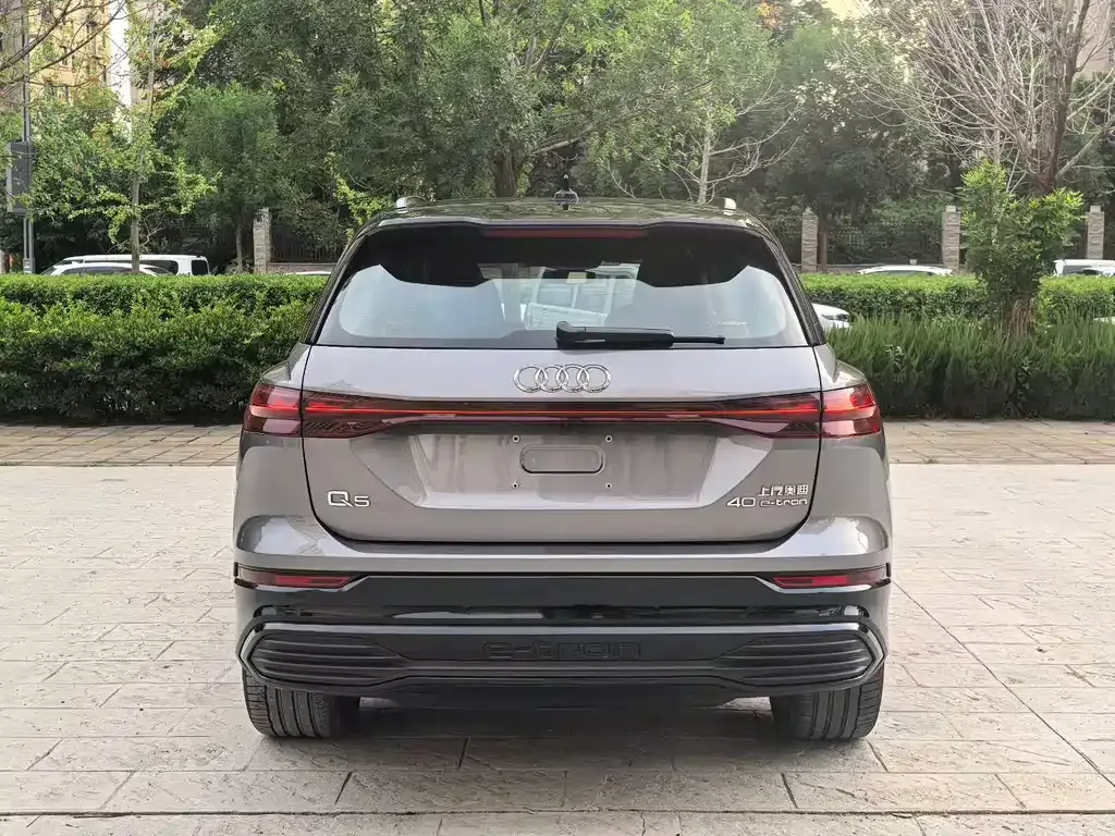 Audi Q5 e-tron — фото 7
