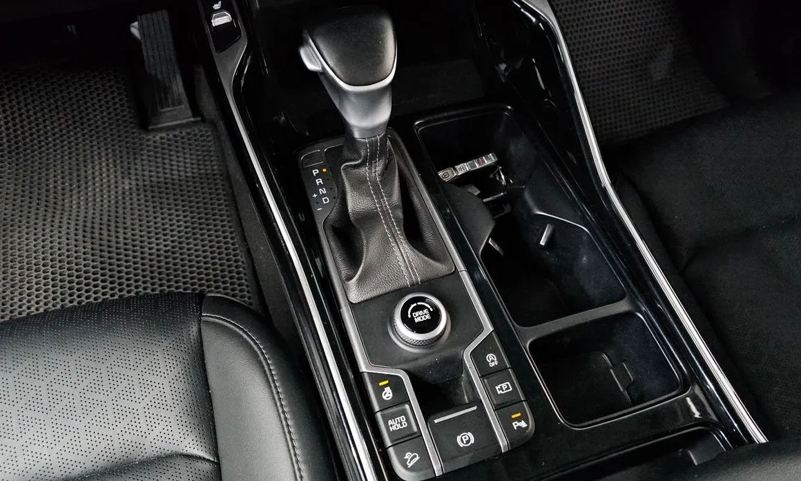 Kia Sorento — фото 8