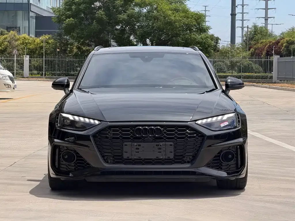Audi RS 4 — фото 5