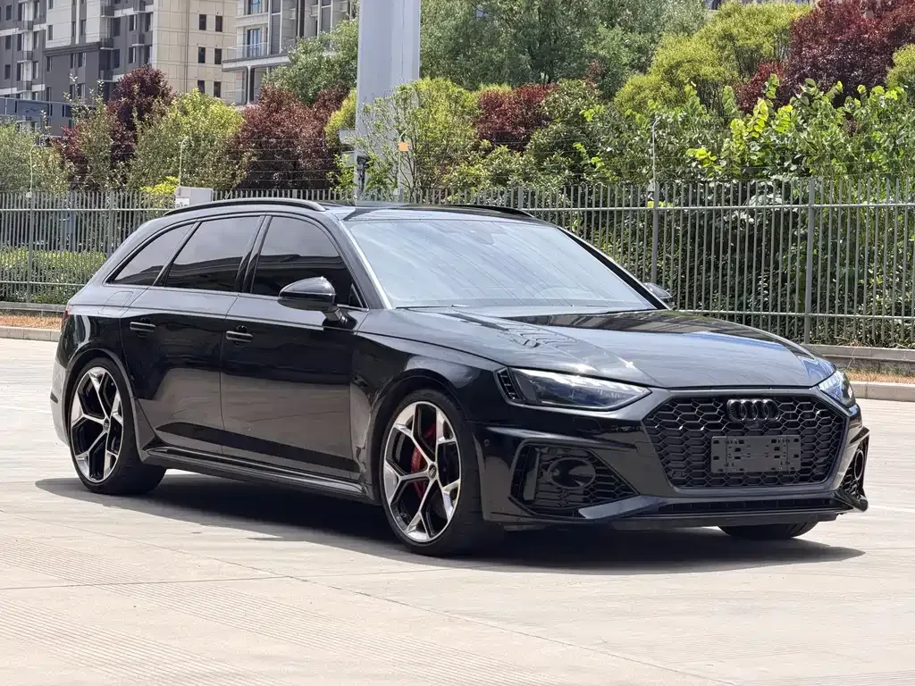 Audi RS 4 — фото 10
