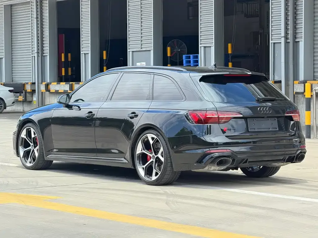 Audi RS 4 — фото 2