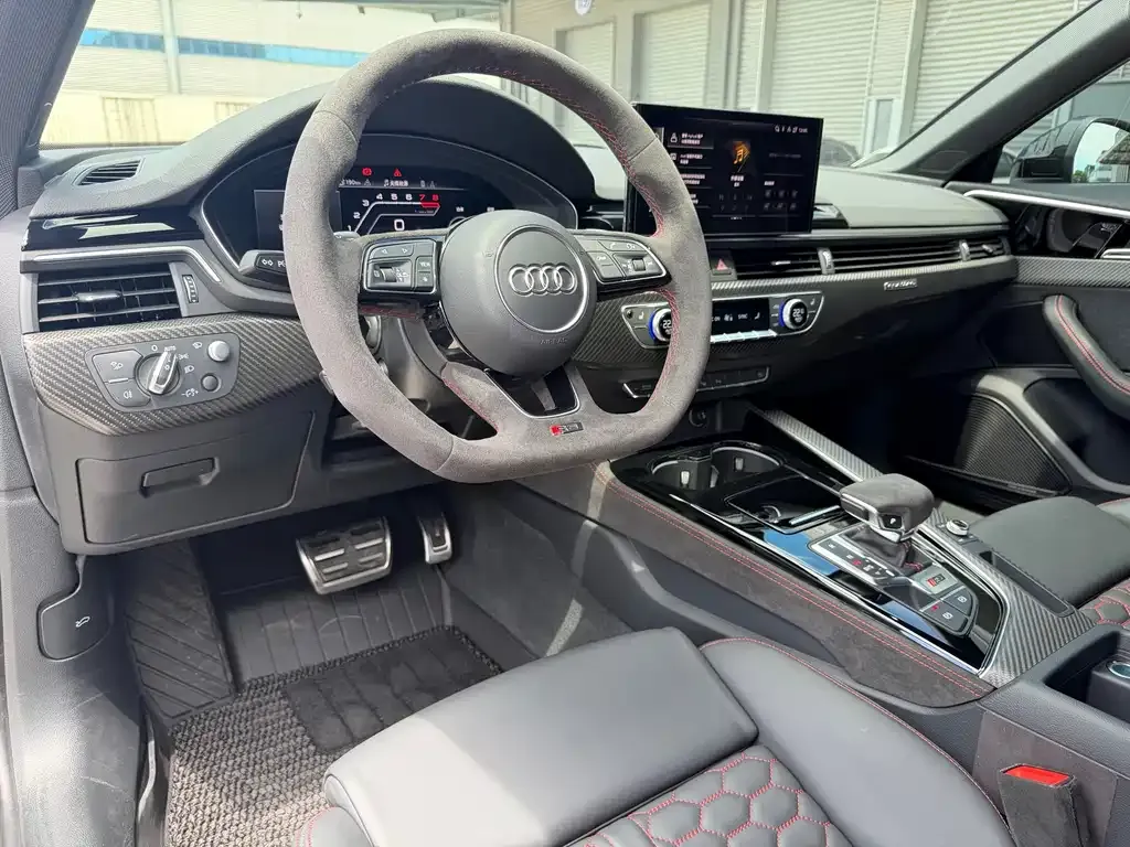 Audi RS 4 — фото 9