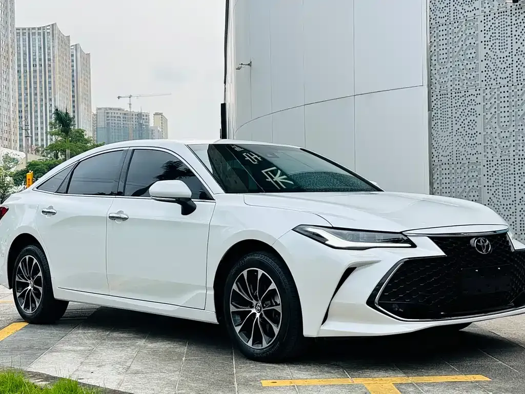 Toyota Avalon — фото 4